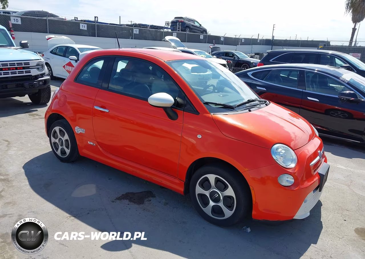 2015 Fiat 500E Battery Electric VIN:3C3CFFGE9FT570224 - 1