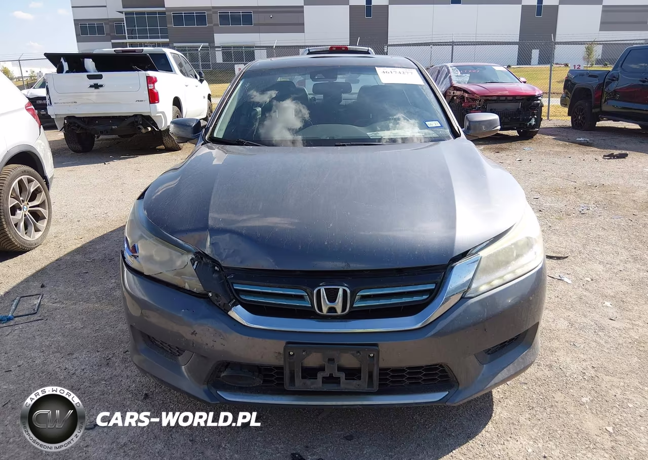 2015 Honda Accord Hybrid Touring VIN:1HGCR6F73FA007989 - 12