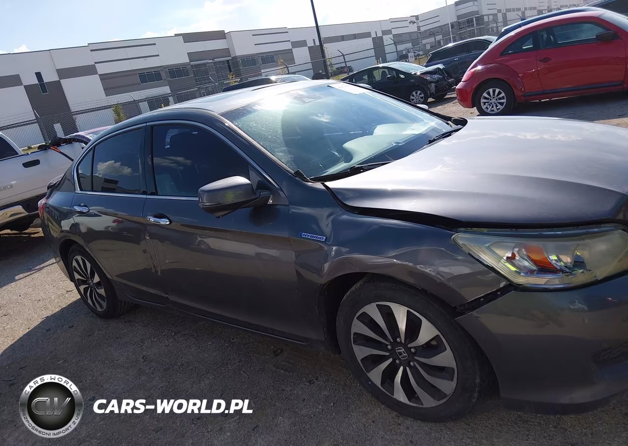 2015 Honda Accord Hybrid Touring VIN:1HGCR6F73FA007989 - 13