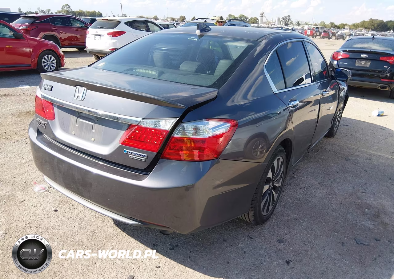 2015 Honda Accord Hybrid Touring VIN:1HGCR6F73FA007989 - 4