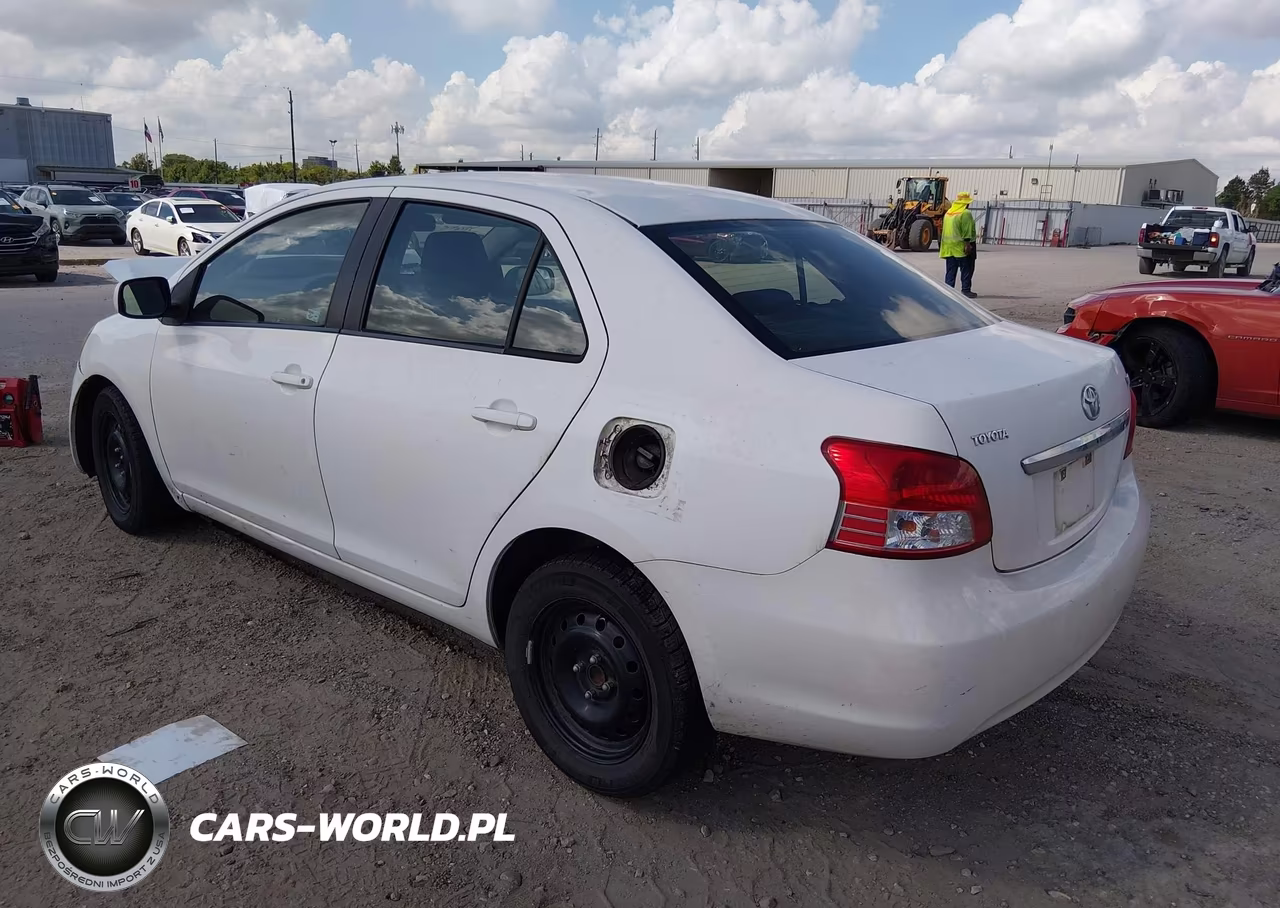 2011 Toyota Yaris VIN:JTDBT4K33B4082705 - 3