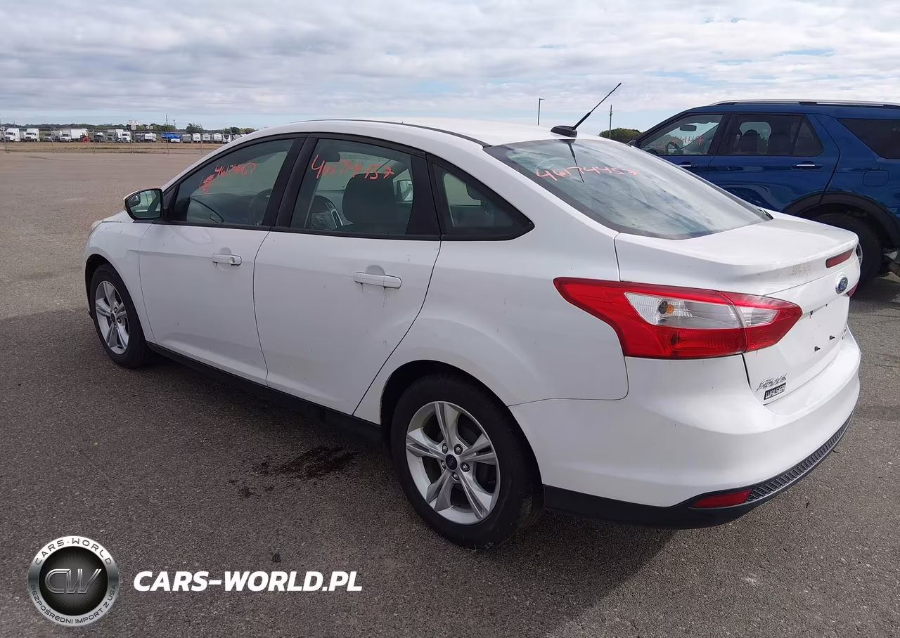 2013 Ford Focus Se VIN:1FADP3F24DL381952 - 3