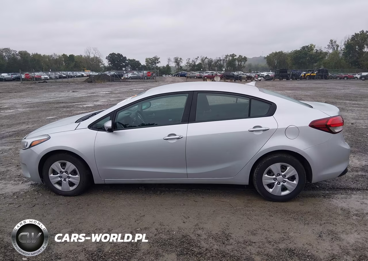 2017 Kia Forte Lx VIN:3KPFK4A75HE076176 - 14