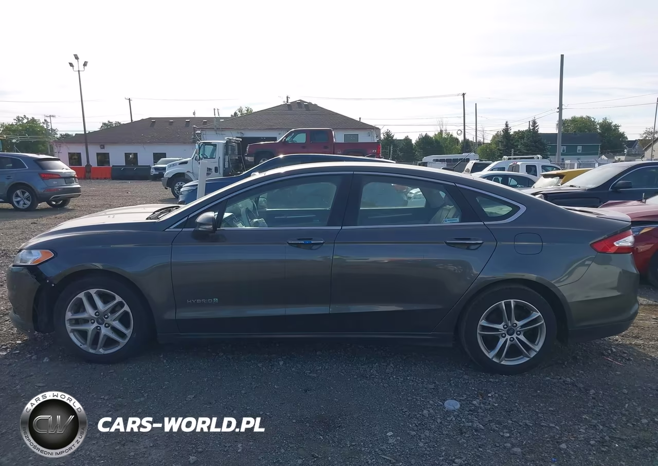 2016 Ford Fusion Hybrid Titanium VIN:3FA6P0RU4GR325200 - 14