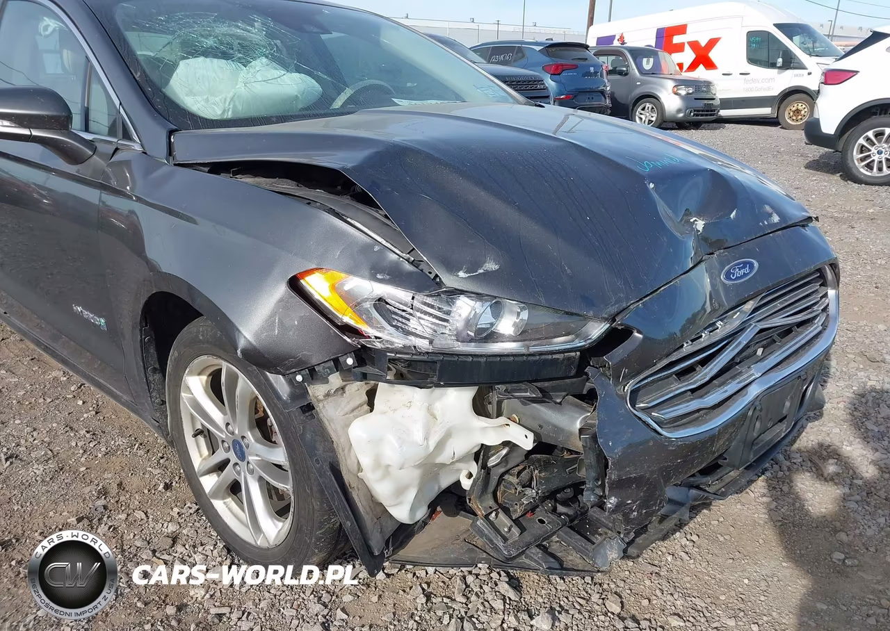 2016 Ford Fusion Hybrid Titanium VIN:3FA6P0RU4GR325200 - 6