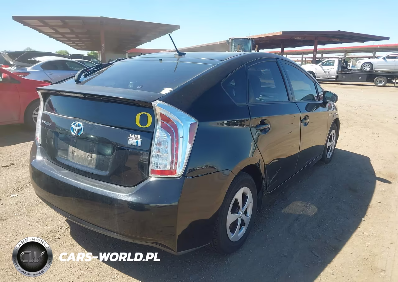 2012 Toyota Prius Three VIN:JTDKN3DU4C5520993 - 4