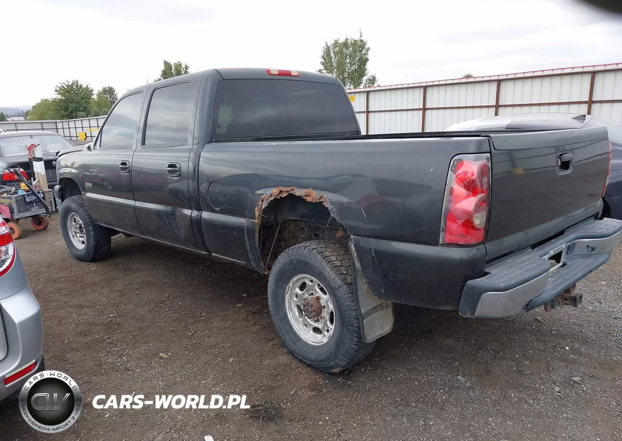 2005 Chevrolet Silverado 2500Hd Ls-Lt-Work Truck VIN:1GCHK23285F958779 - 3