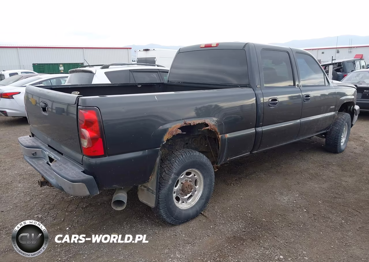 2005 Chevrolet Silverado 2500Hd Ls-Lt-Work Truck VIN:1GCHK23285F958779 - 4