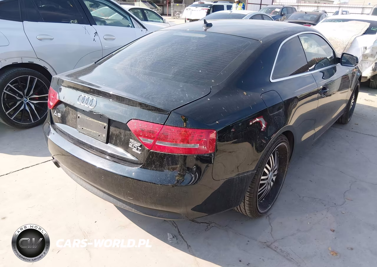 2011 Audi A5 2.0T Premium VIN:WAULFAFR5BA087623 - 4