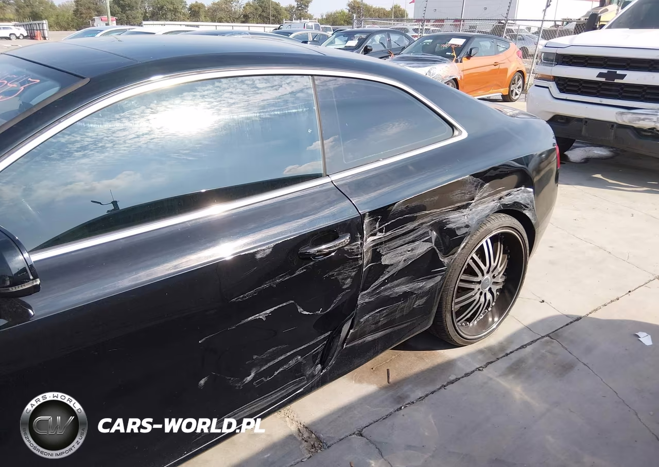 2011 Audi A5 2.0T Premium VIN:WAULFAFR5BA087623 - 6