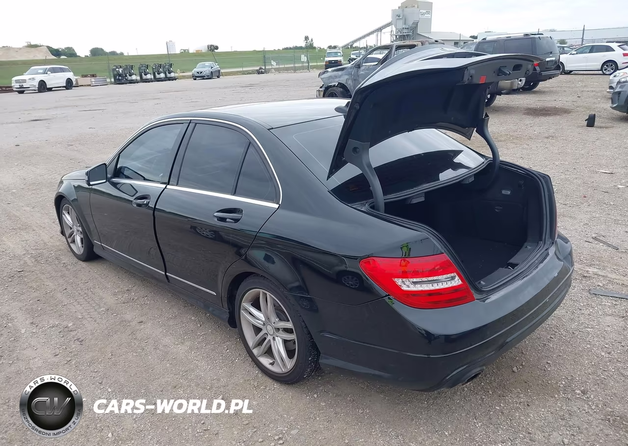 2013 Mercedes-Benz C 250 Sport VIN:WDDGF4HB3DR270745 - 3