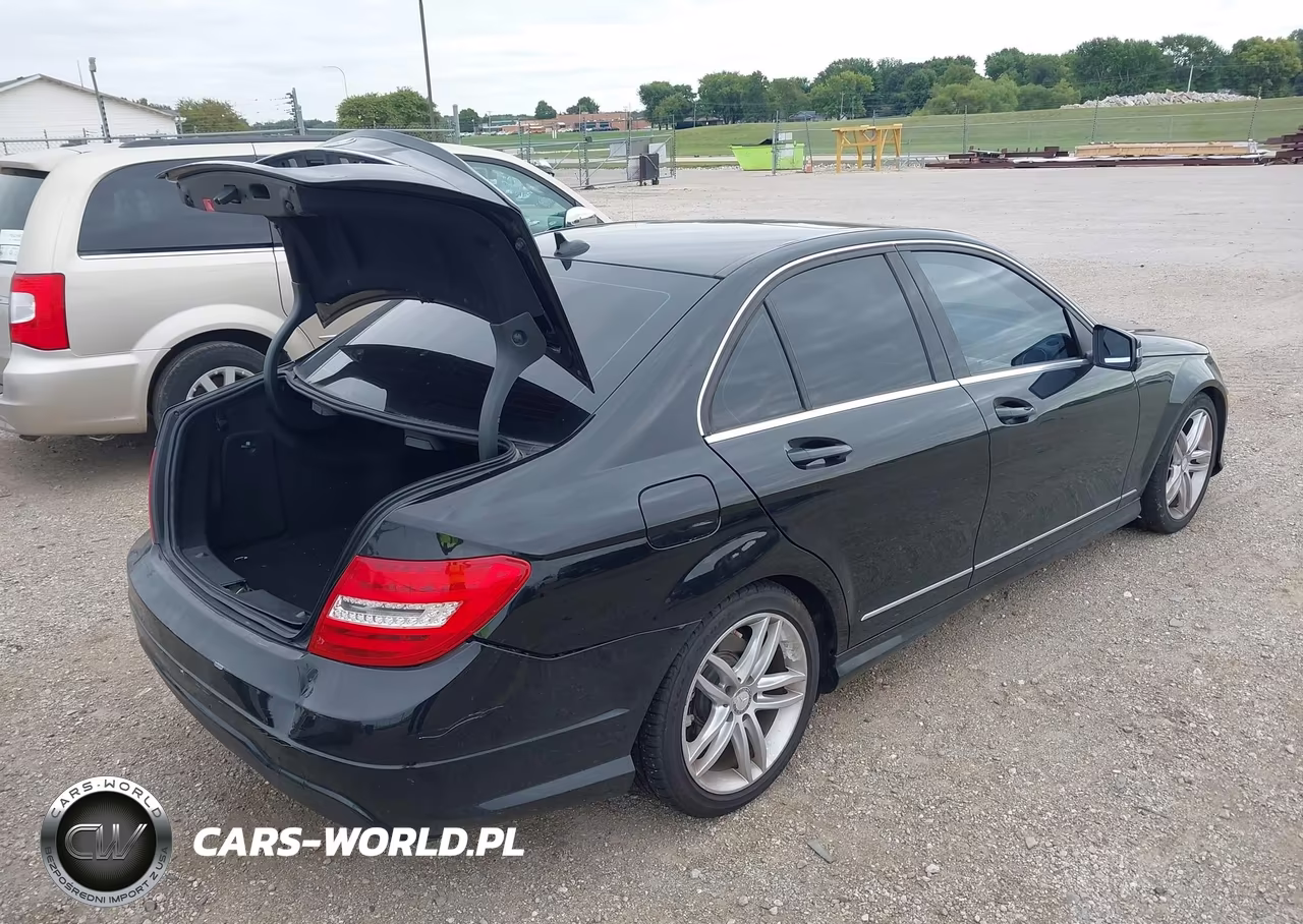 2013 Mercedes-Benz C 250 Sport VIN:WDDGF4HB3DR270745 - 4