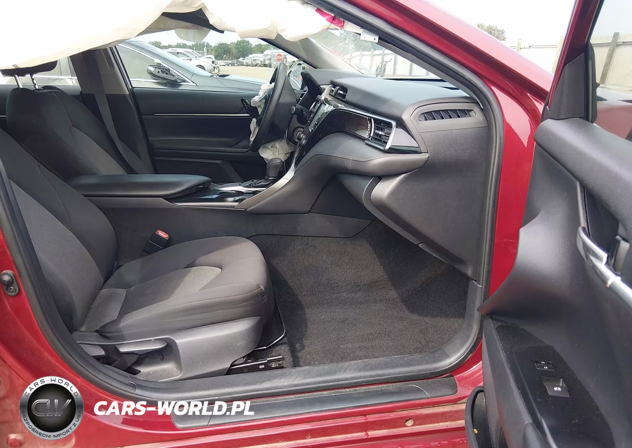 2019 Toyota Camry Le VIN:4T1B11HK6KU801752 - 5