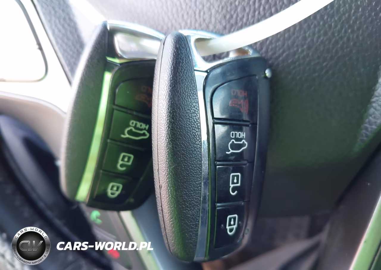 2016 Hyundai Santa Fe Limited VIN:KM8SRDHF0GU138201 - 7