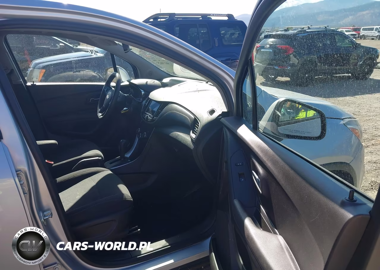 2020 Chevrolet Trax Awd Ls VIN:3GNCJNSB7LL122567 - 5