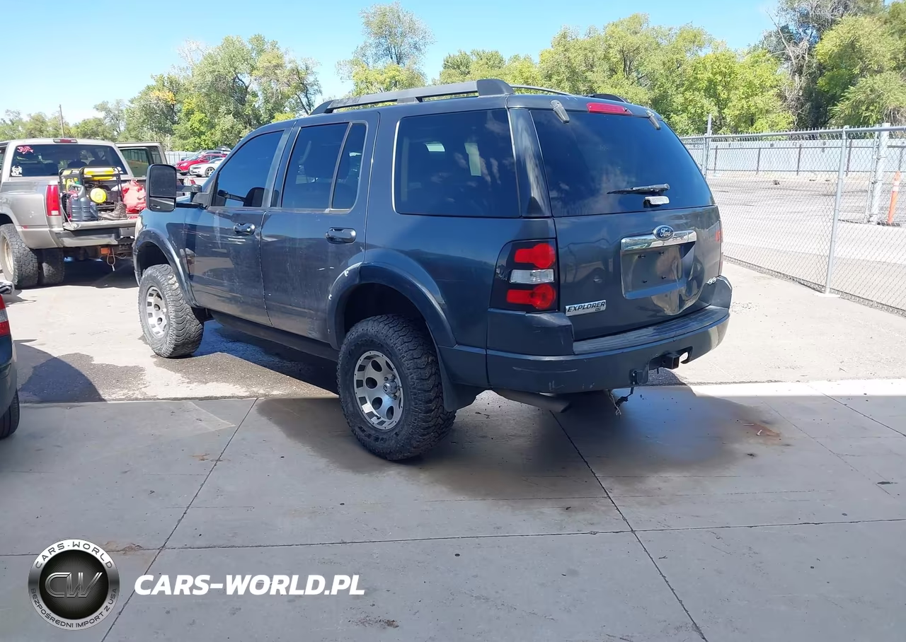 2010 Ford Explorer Xlt VIN:1FMEU7DE7AUA63143 - 3