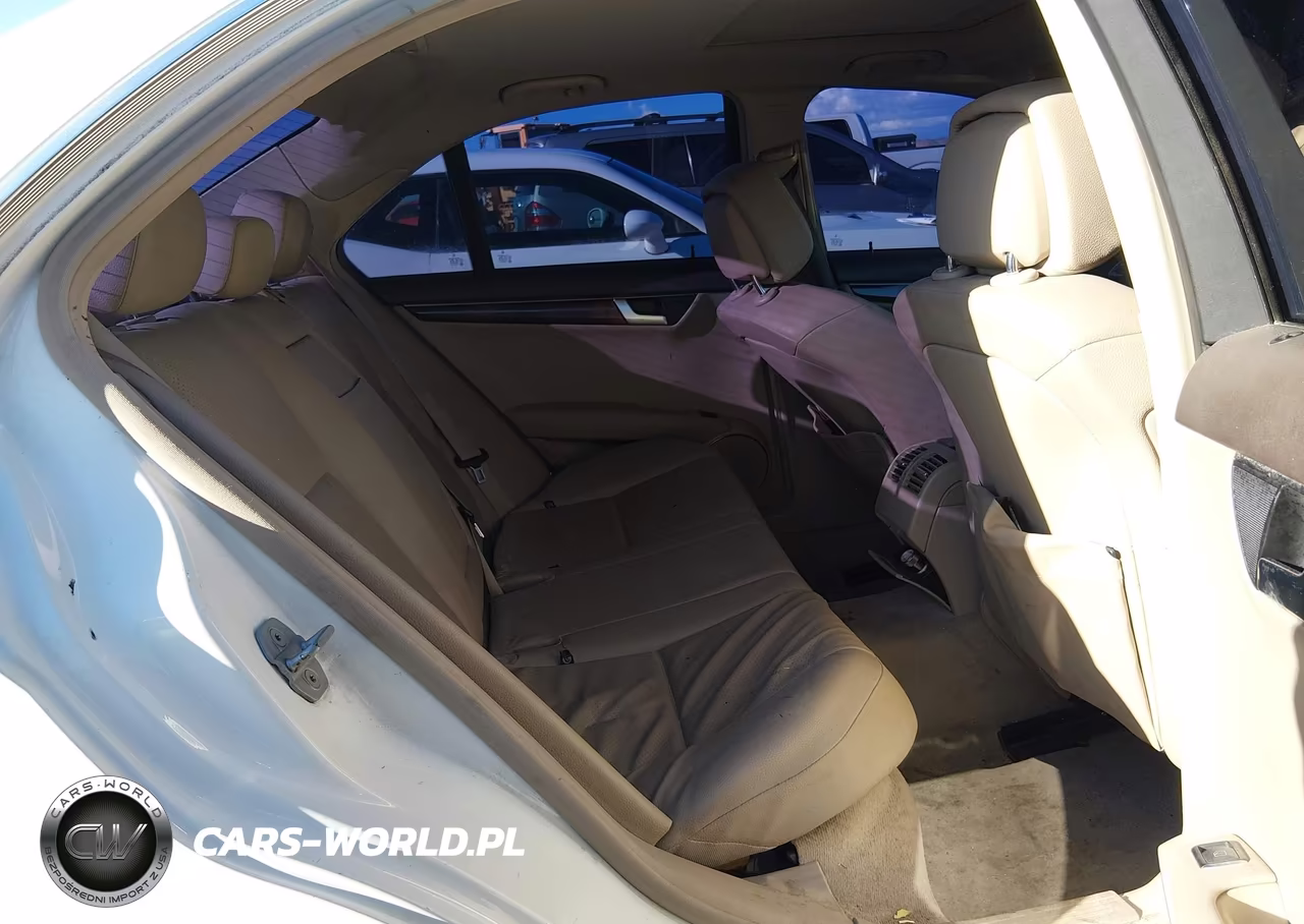 2012 Mercedes-Benz C 250 Luxury VIN:WDDGF4HB5CA608269 - 8