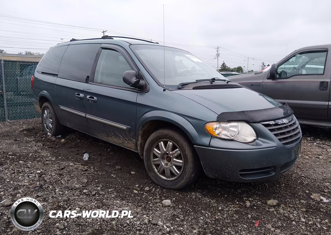 2005 Chrysler Town & Country Touring