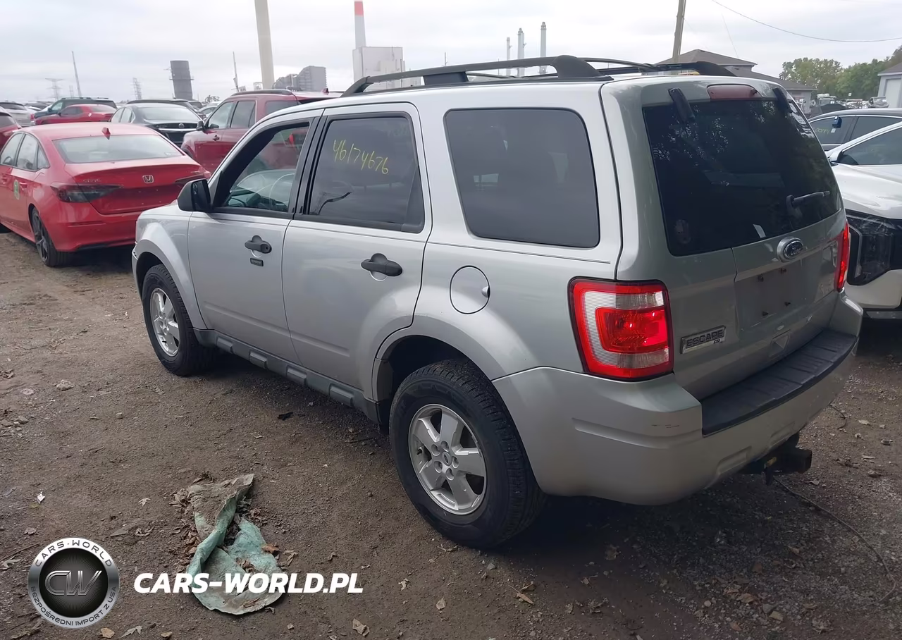 2010 Ford Escape Xlt VIN:1FMCU9D77AKB10493 - 3