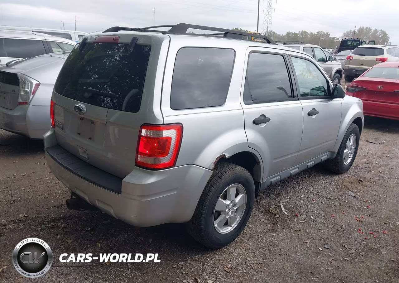 2010 Ford Escape Xlt VIN:1FMCU9D77AKB10493 - 4