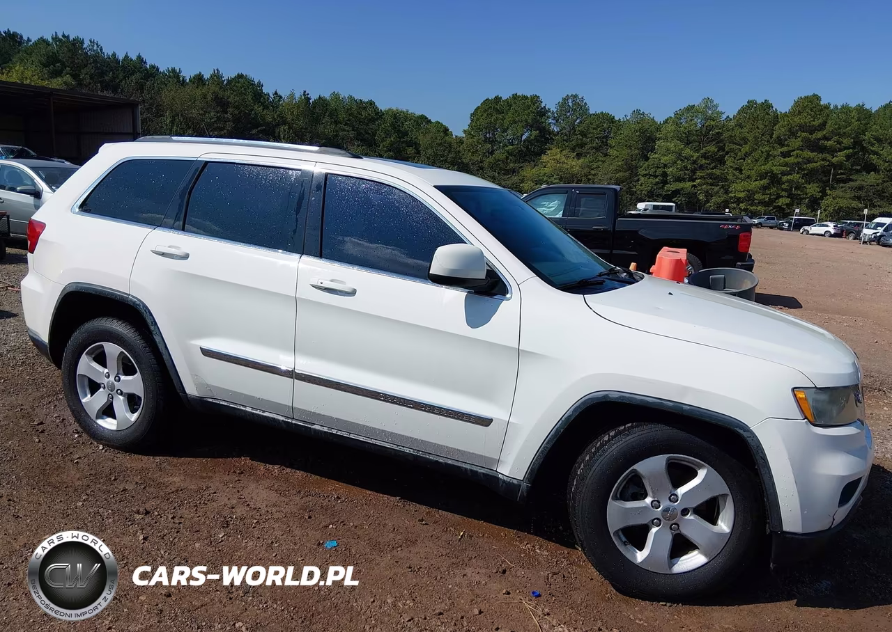 2011 Jeep Grand Cherokee Laredo VIN:1J4RS4GG5BC521240 - 14