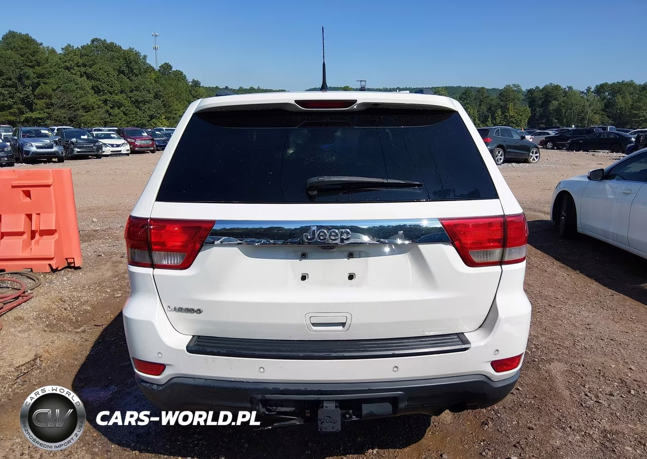2011 Jeep Grand Cherokee Laredo VIN:1J4RS4GG5BC521240 - 17