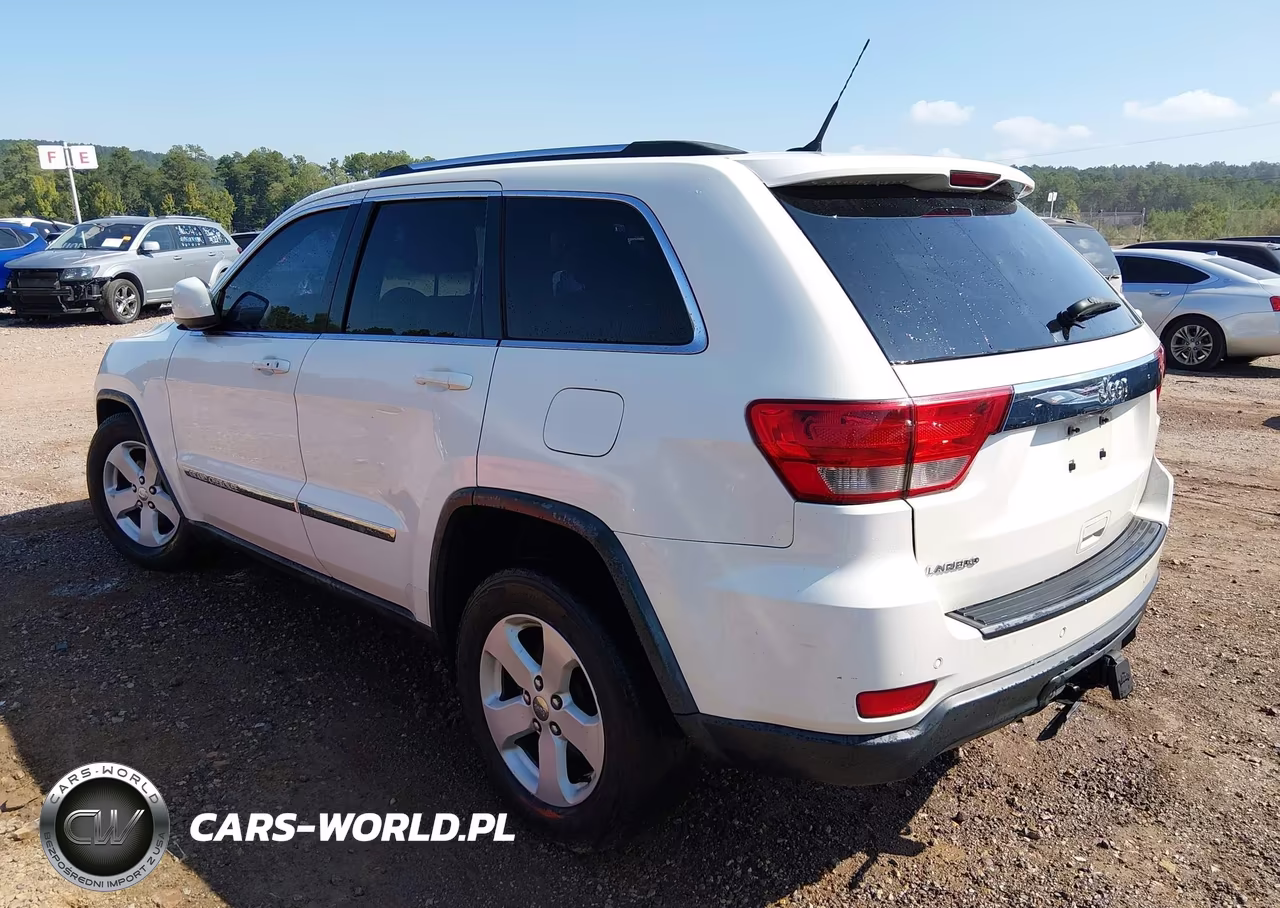 2011 Jeep Grand Cherokee Laredo VIN:1J4RS4GG5BC521240 - 3