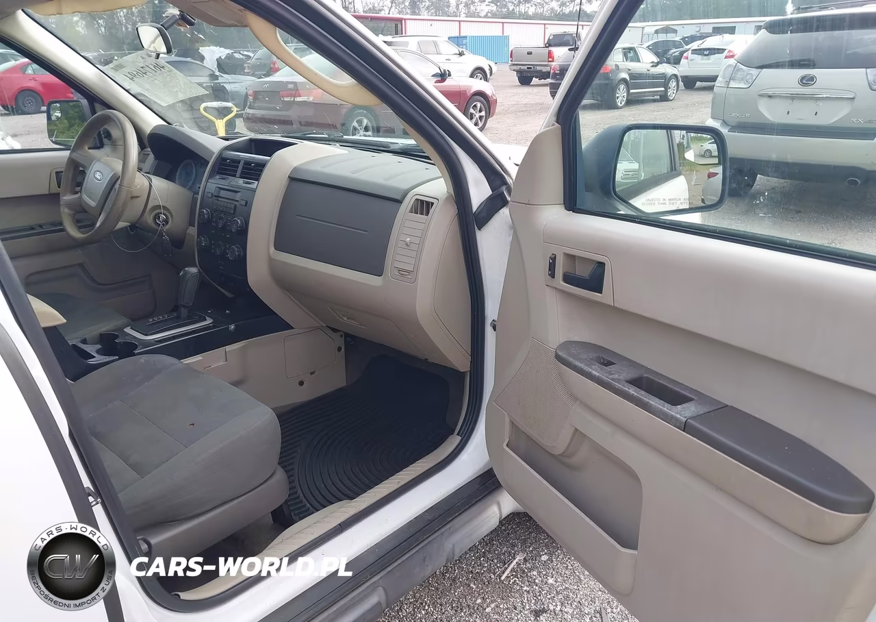 2010 Ford Escape Xls VIN:1FMCU0C76AKB00650 - 5