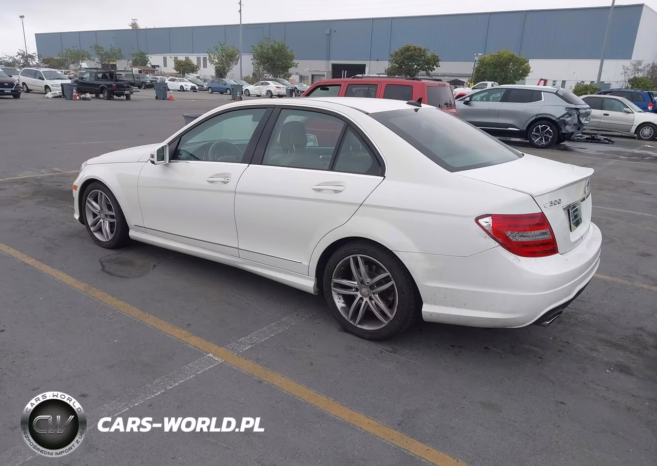 2012 Mercedes-Benz C 300 Sport 4Matic VIN:WDDGF8BB4CR230415 - 3