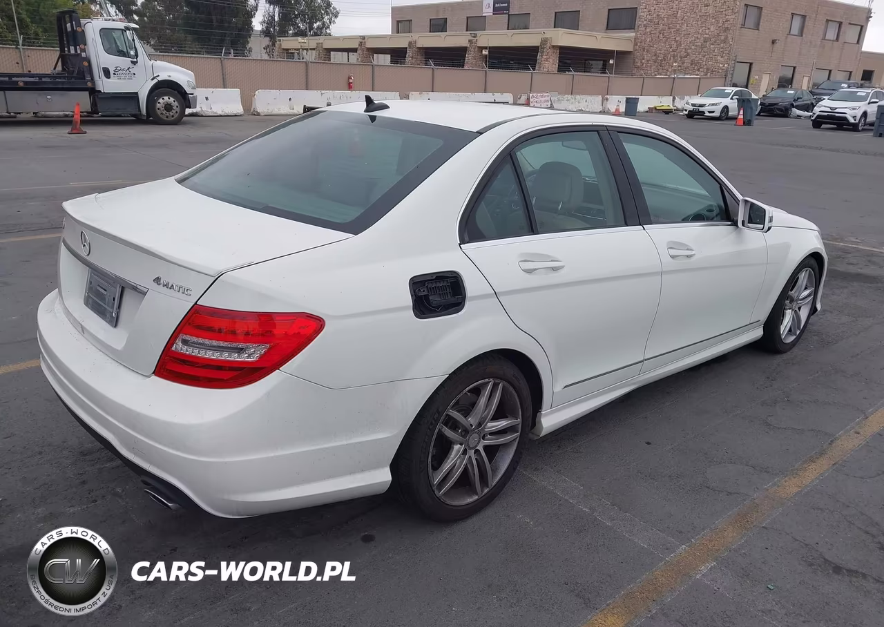 2012 Mercedes-Benz C 300 Sport 4Matic VIN:WDDGF8BB4CR230415 - 4