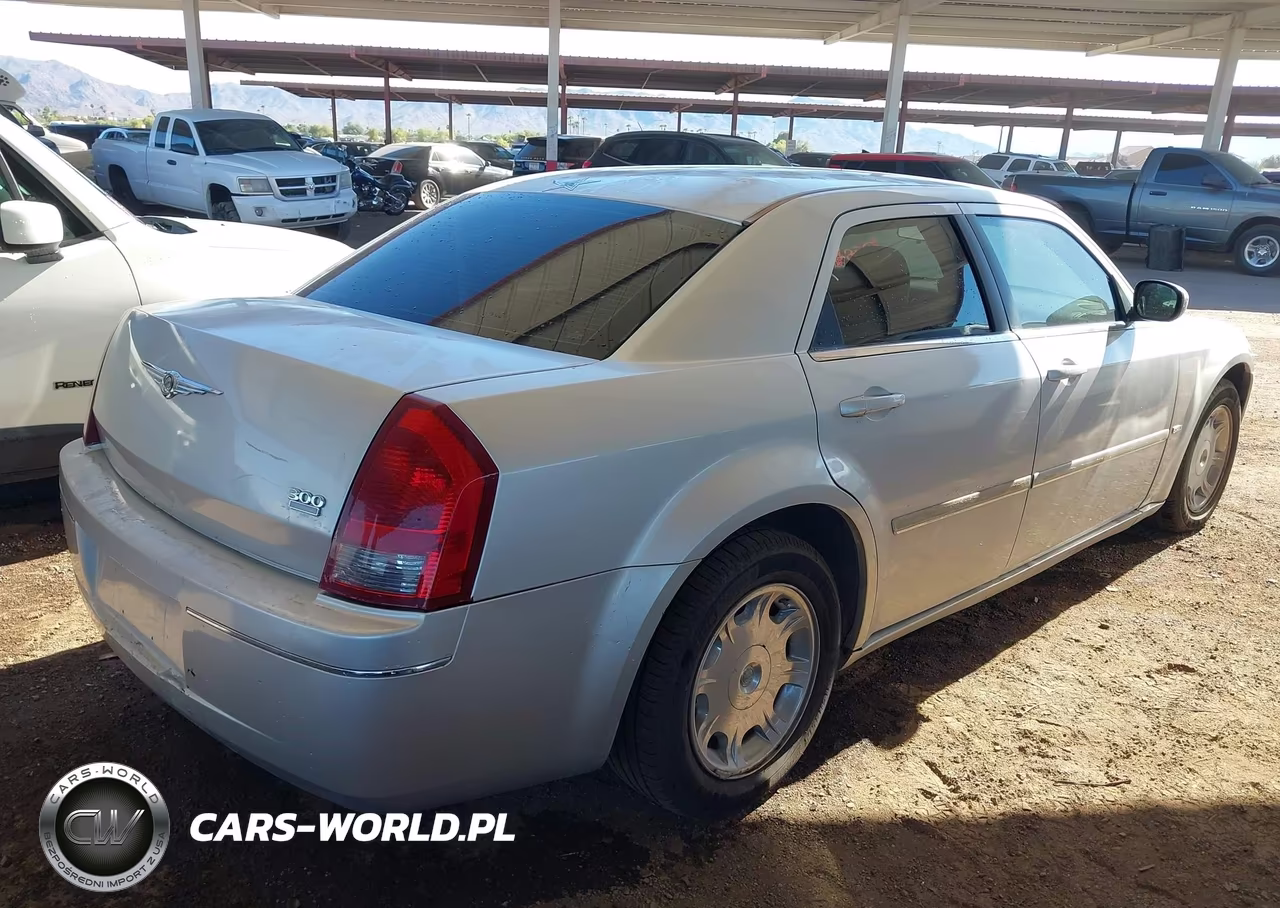 2005 Chrysler 300 Touring VIN:2C3JA53G85H597347 - 4