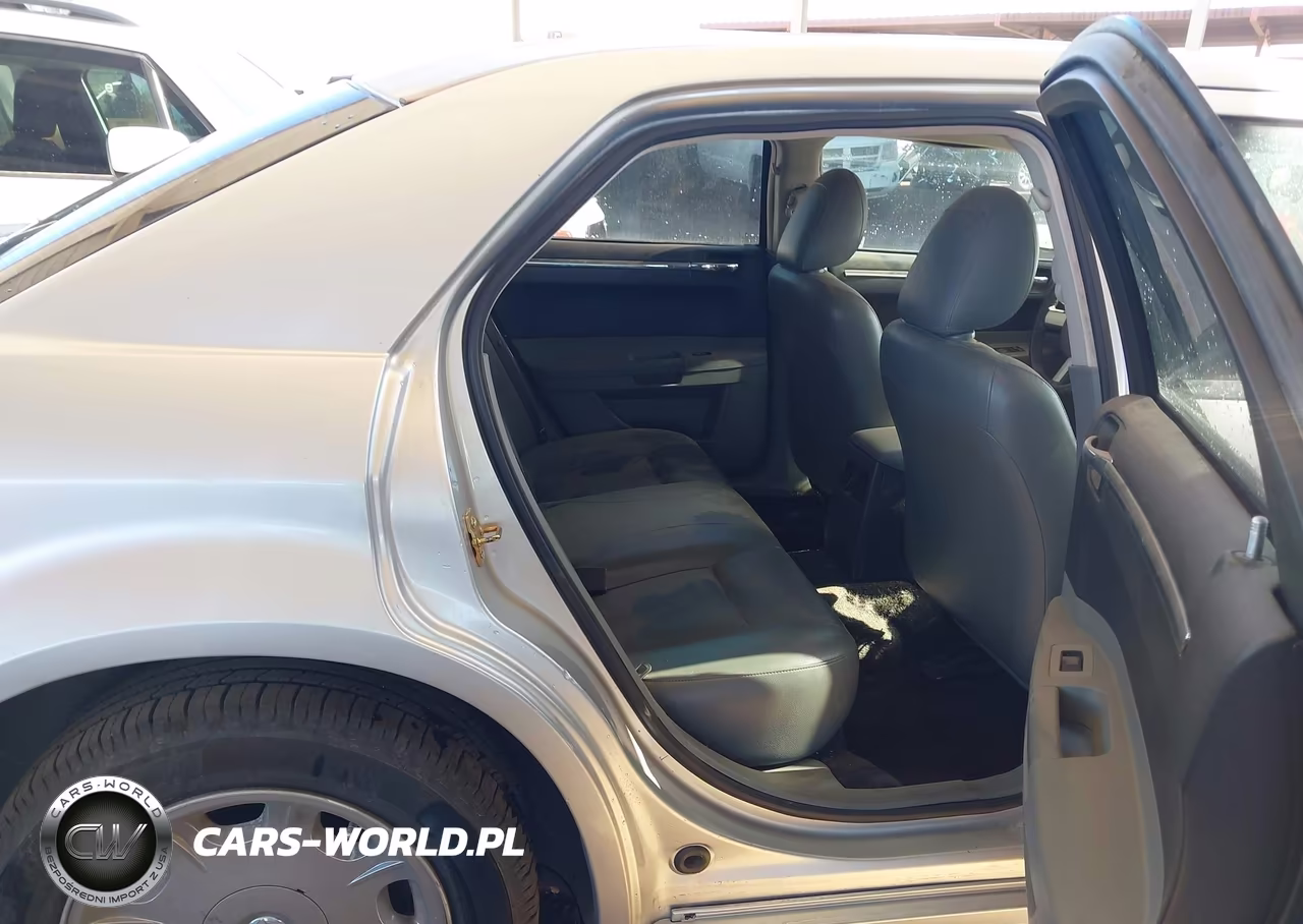 2005 Chrysler 300 Touring VIN:2C3JA53G85H597347 - 8