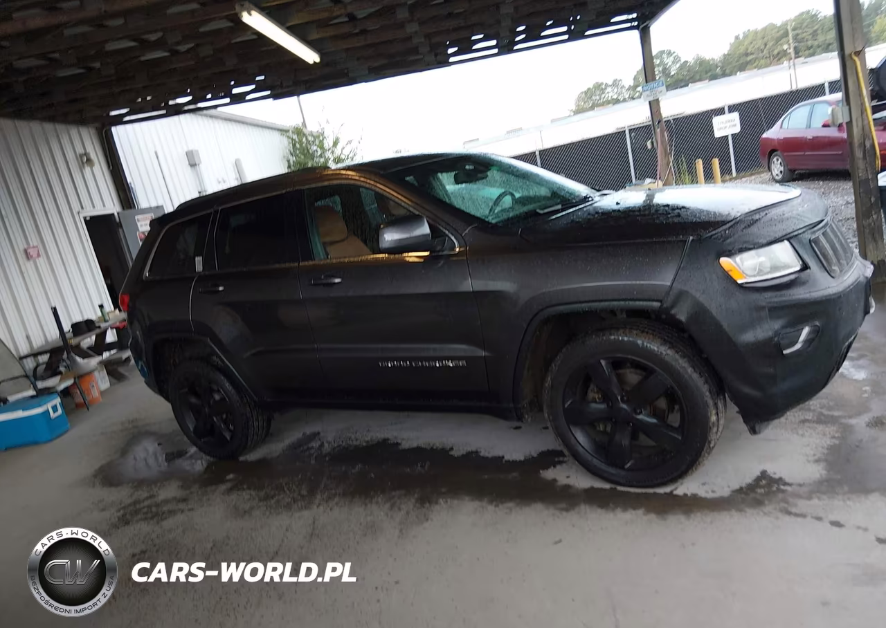 2015 Jeep Grand Cherokee Laredo VIN:1C4RJFAGXFC942745 - 13