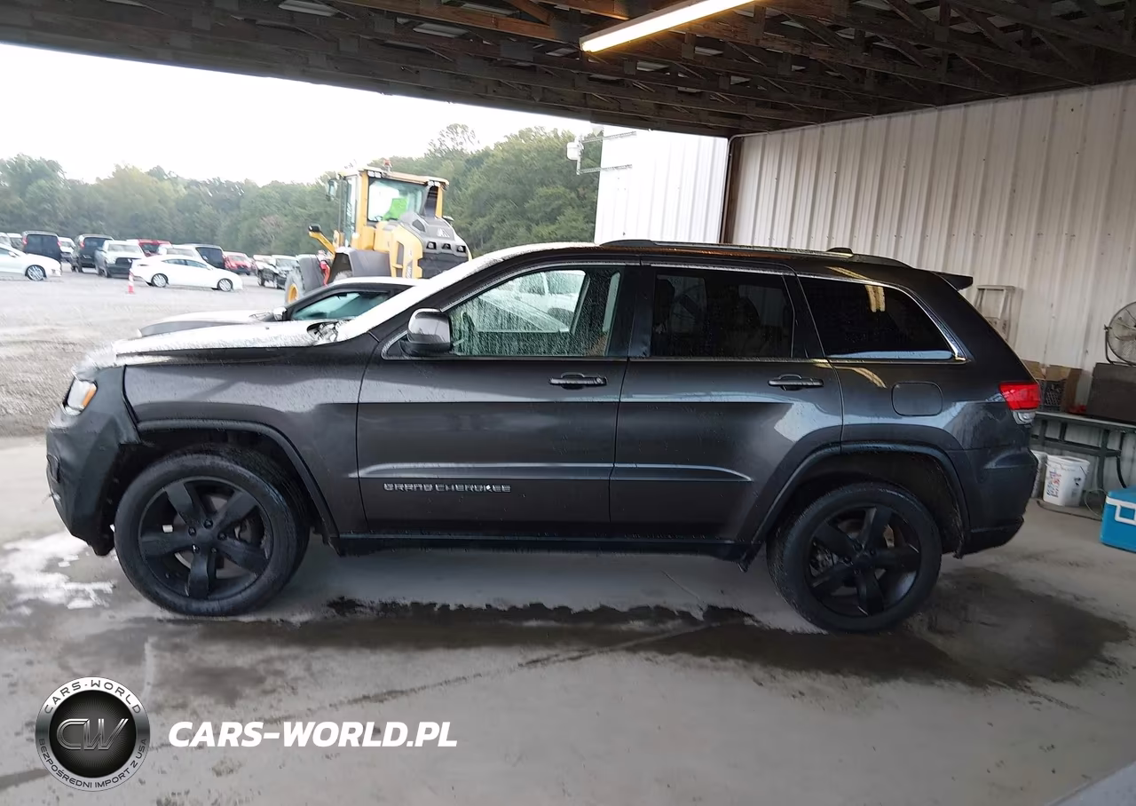 2015 Jeep Grand Cherokee Laredo VIN:1C4RJFAGXFC942745 - 14