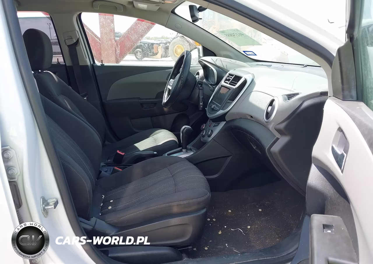 2018 Chevrolet Sonic Lt Auto VIN:1G1JD5SB6J4107366 - 5