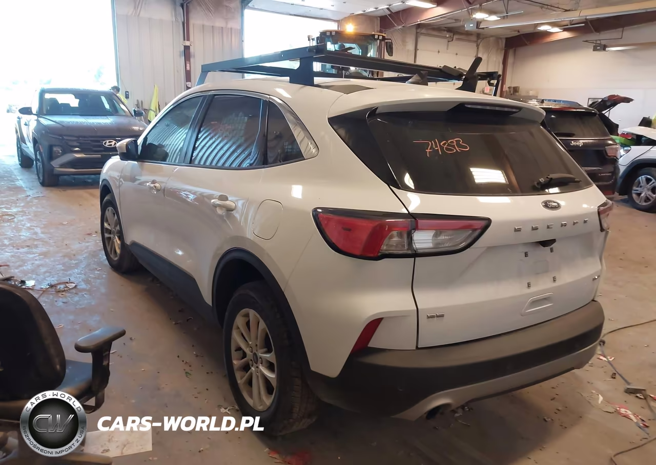 2021 Ford Escape Se VIN:1FMCU9G60MUA70012 - 3