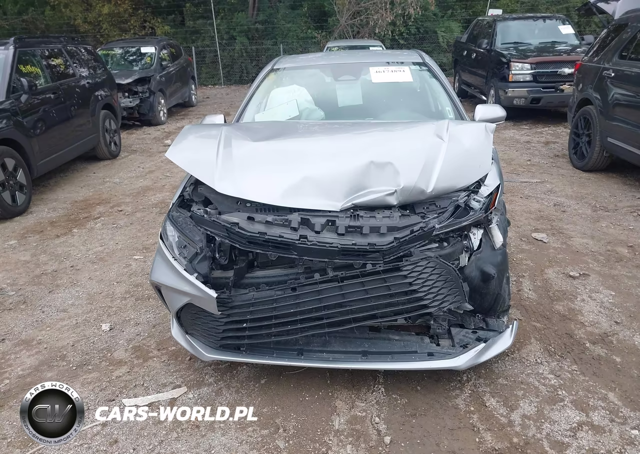 2025 Toyota Camry Le VIN:4T1DAACK6SU103223 - 12