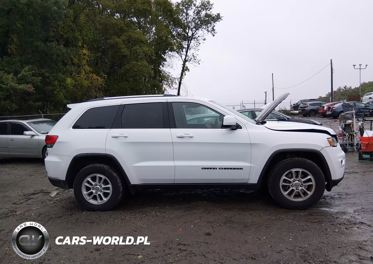 2018 Jeep Grand Cherokee Laredo E 4X4 VIN:1C4RJFAG4JC479350 - 13