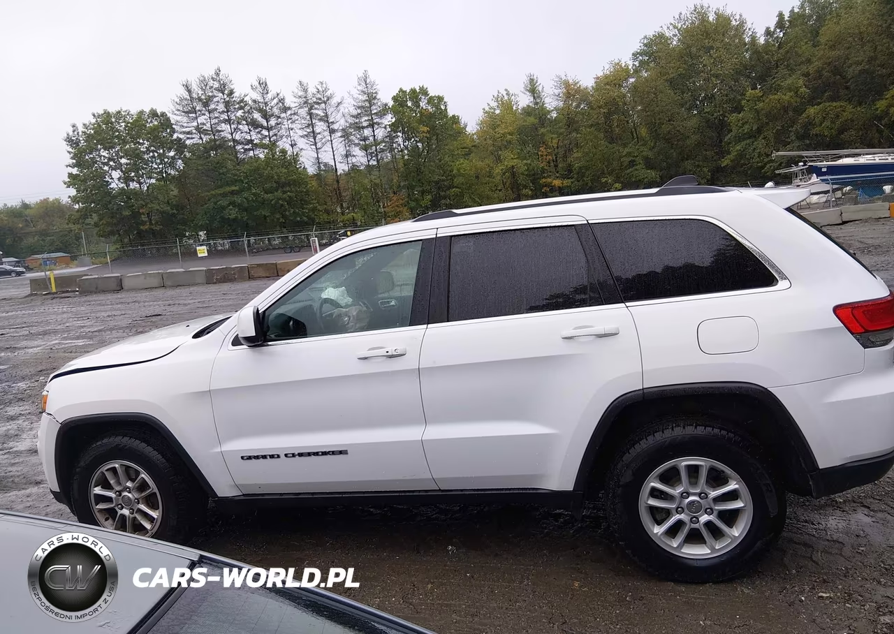 2018 Jeep Grand Cherokee Laredo E 4X4 VIN:1C4RJFAG4JC479350 - 14