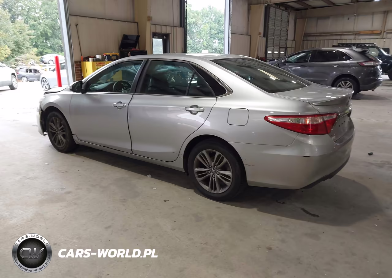 2017 Toyota Camry Se VIN:4T1BF1FK5HU764688 - 3