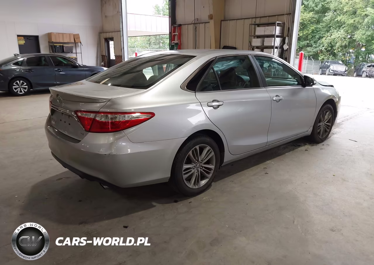 2017 Toyota Camry Se VIN:4T1BF1FK5HU764688 - 4
