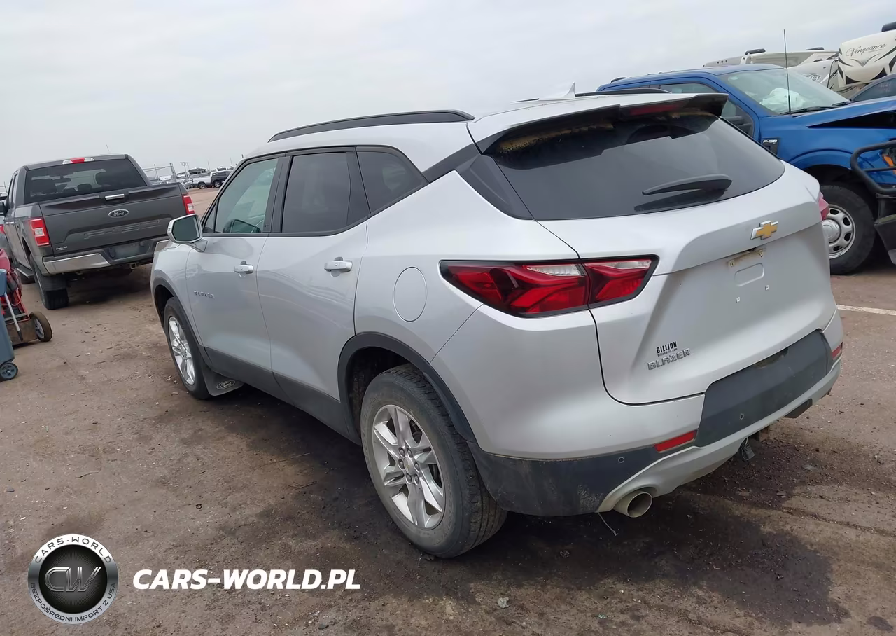 2019 Chevrolet Blazer VIN:3GNKBBRA0KS693679 - 3