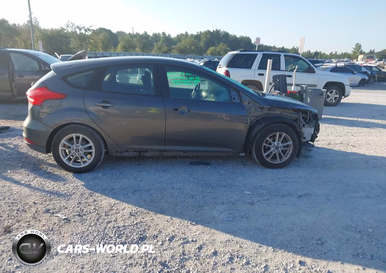 2015 Ford Focus Se VIN:1FADP3K22FL227782 - 14