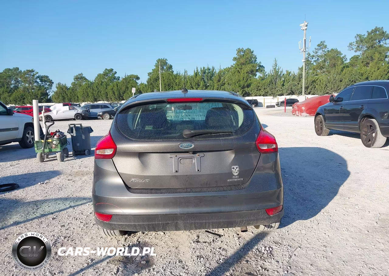 2015 Ford Focus Se VIN:1FADP3K22FL227782 - 17