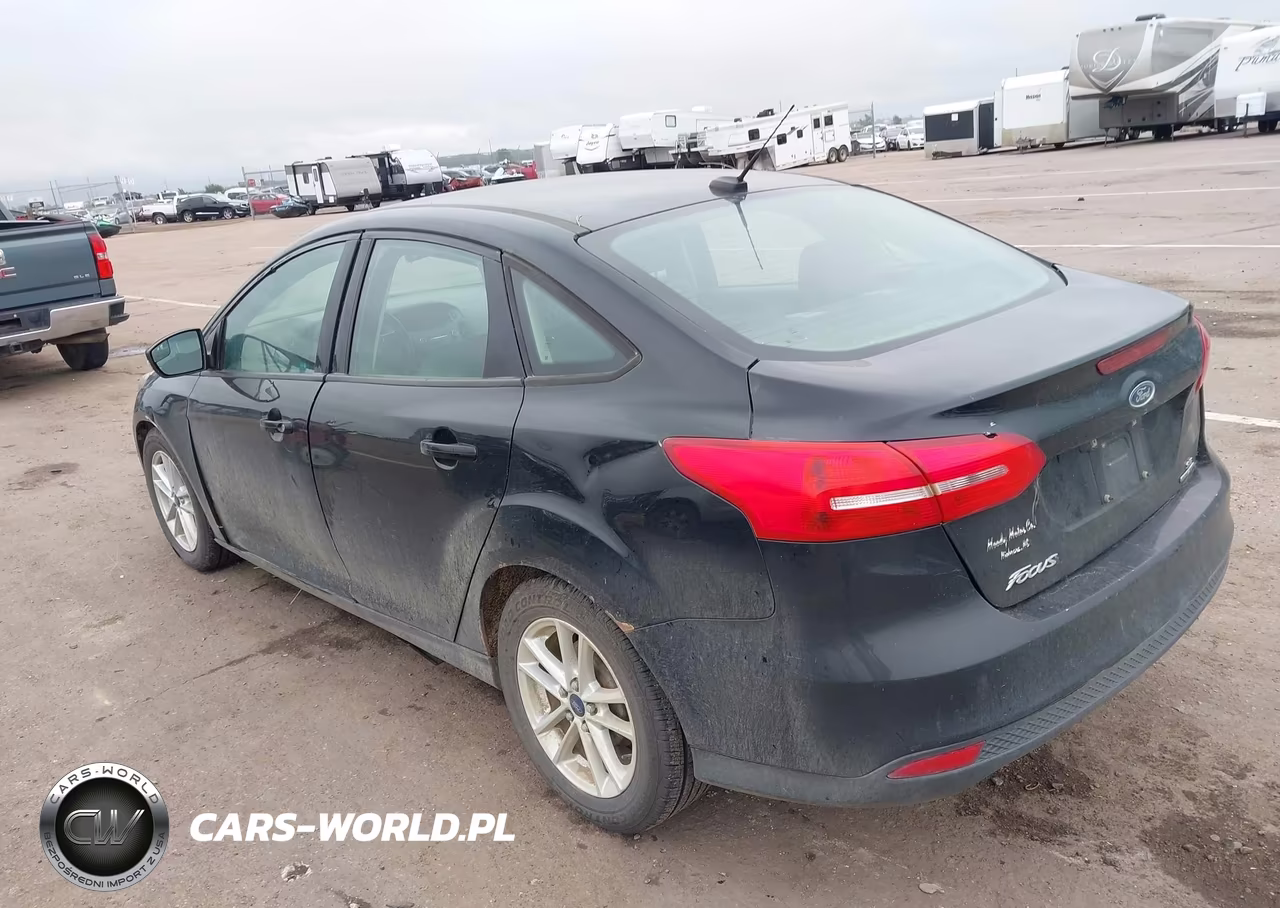 2016 Ford Focus Se VIN:1FADP3F28GL238376 - 3