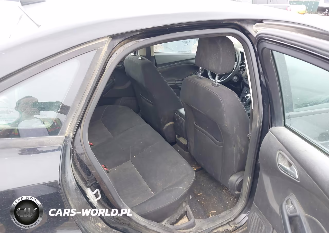 2016 Ford Focus Se VIN:1FADP3F28GL238376 - 8
