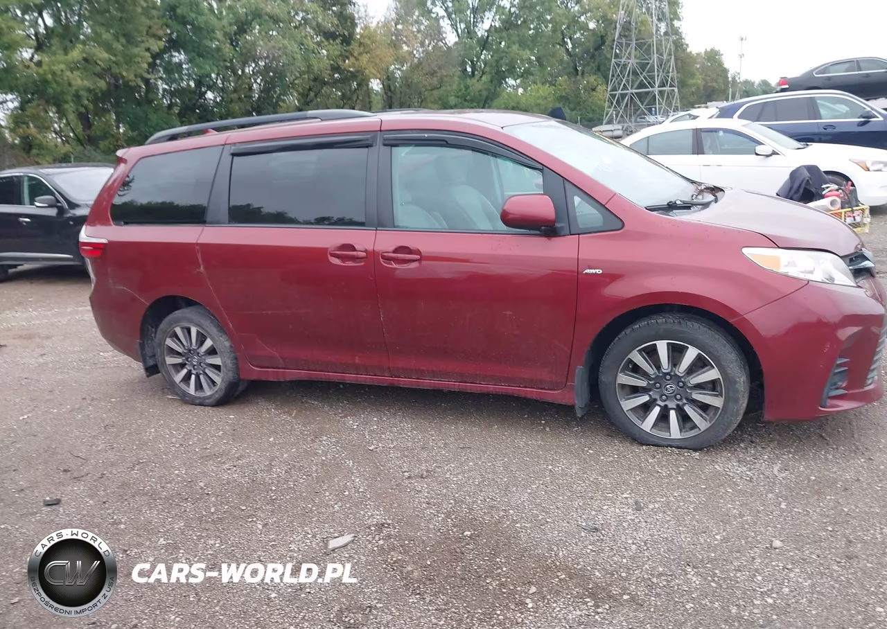 2018 Toyota Sienna Le 7 Passenger VIN:5TDJZ3DC3JS204113 - 13