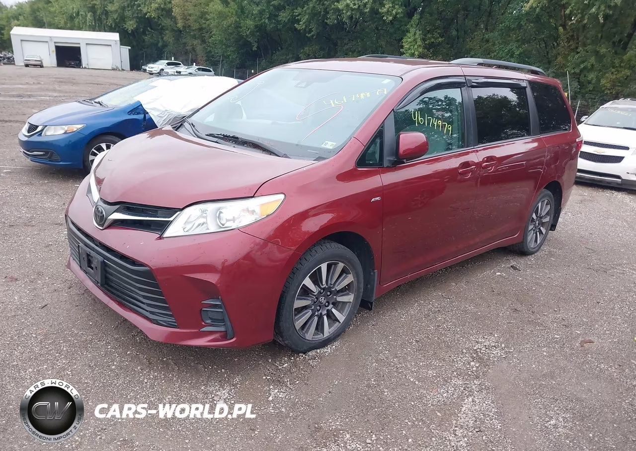 2018 Toyota Sienna Le 7 Passenger VIN:5TDJZ3DC3JS204113 - 2