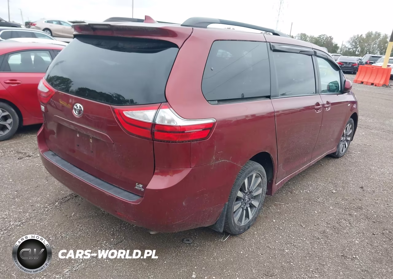 2018 Toyota Sienna Le 7 Passenger VIN:5TDJZ3DC3JS204113 - 4