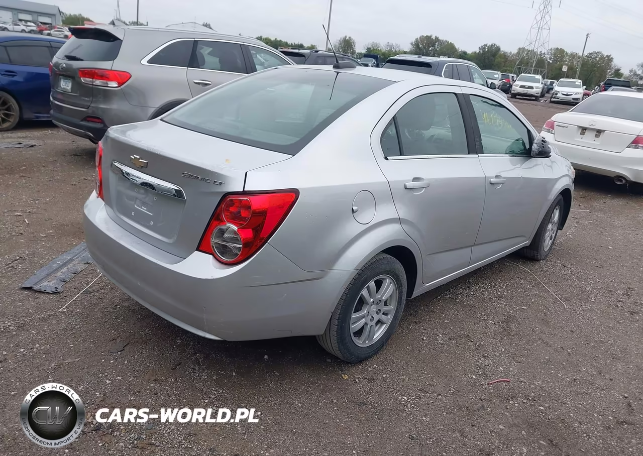 2015 Chevrolet Sonic Lt Auto VIN:1G1JC5SG9F4201439 - 4